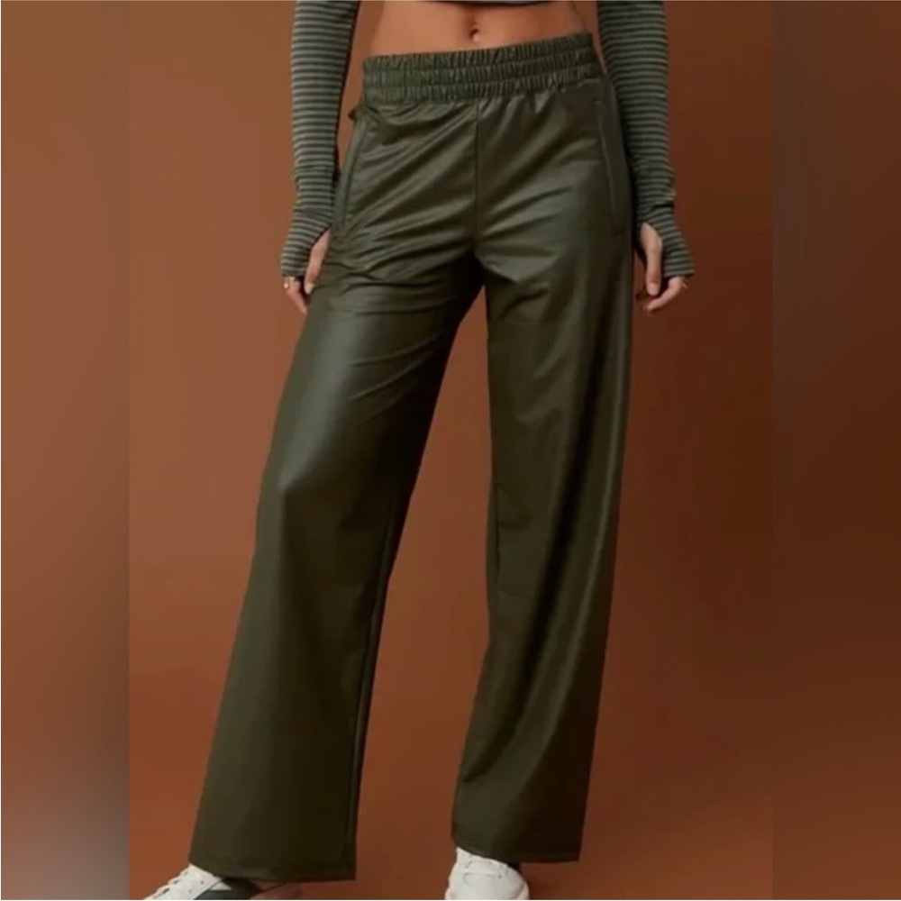 OFFLINE by Aerie Real Luxe Wide‎ Leg Faux Leather Pants Olive Green Size XS